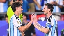 Magic from Álvarez sees Argentina through to the World Cup semis