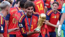 Na mira do PSG, herói do título da Espanha na Copa dá 'ultimato' ao Barcelona: 'Tem que demonstrar que me quer'