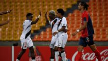 Vasco fica duas vezes atrás do placar, mas busca empate com o Independiente Medellín pela Sul-Americana