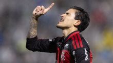 Pedro faz dois, Flamengo goleia Chapecoense e segue na perseguição ao líder Palmeiras no Brasileirão