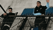 Facu Medina y Flaco López se dieron un baño de alegría en Villa Caraza