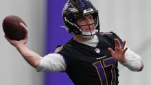 Los Ravens dan de baja al quarterback novato Diego Pavia para incluir al centro Ethan Pocic