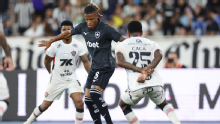 Danilo completa 13º jogo, e Botafogo e Vitória não saem do zero em jogo atrasado do Brasileirão