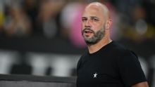 Técnico do Botafogo se irrita com caso Danilo, cobra respeito e critica postura de Leila Pereira: 'Ela falou dele...'