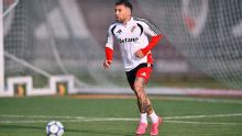 Coudet define la formación de River ante Barracas Central, en el debut del Clausura