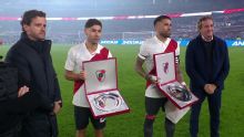 En la previa del partido, River Plate homenajeó a Montiel, Otamendi y la Selección Argentina