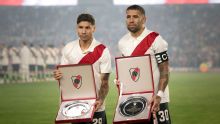 En la previa del partido, River Plate homenajeó a Montiel, Otamendi y la Selección Argentina