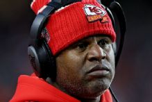 Chiefs' Reid: Eric Bieniemy's wife out of ICU, 'doing great'