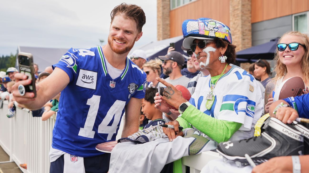 Latest news, buzz from training camps: Seahawks, C...