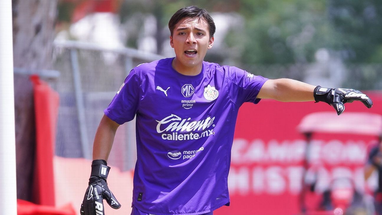 Cristo Navarrete: el portero que rechazó al América para brillar en Chivas y la Selección Sub 20