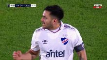 Maxi Gómez marcó un golazo y puso en ventaja a Nacional en Victoria