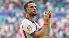 Ídolo do Liverpool, Henderson rescinde com o Brentford e abre caminho para acerto com o Chelsea