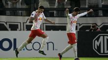Com chuva de cartões, Red Bull Bragantino vence Sporting Cristal e pega Atlético-MG nas oitavas da Sul-Americana
