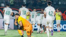Palmeiras goleia Vitória em jogo com dois zagueiros expulsos em sequência e amplia vantagem na liderança do Brasileirão