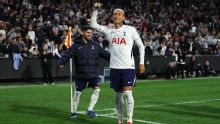 Estêvão marca, mas Richarlison decide no fim e garante vitória do Tottenham sobre o Chelsea em amistoso