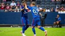 Com Andrey Santos titular, Manchester United vence Atlético de Madrid de virada em amistoso