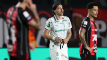 Maurício, do Palmeiras, e trio do Vitória são denunciados pelo STJD por cotovelada e expulsões em jogo do Brasileirão