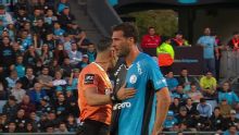 El Mudo Vázquez y una 'doble' expulsión: el VAR llamó y pasó de la segunda amarilla a la roja directa