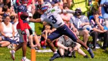 Too many receivers? A look at the Patriots' crowded WR room