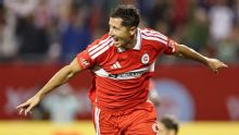 Lewandowski nets brace in home debut as Chicago beats Charlotte