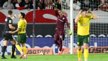 Fernando Muslera y su penal atajado en Estudiantes