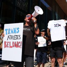 Fever-Lynx game attracts rallies for, against Cunningham