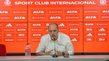 Presidente do Inter critica Corinthians e outros clubes brasileiros por 'movimentos' para pressionar arbitragem: 'Não ajuda e não vamos aceitar'