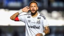 Neymar diz que 'tudo vaza' no Santos e ironiza: 'Já postaram que vou ser reserva, então está tudo bem'