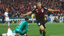 Pratas da casa decidem, e Athletico-PR sai na frente do Vitória nas oitavas de final da Copa do Brasil