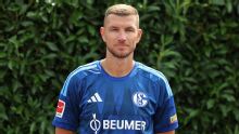 Veteran striker Edin Džeko, 40, signs new one-year deal at Schalke