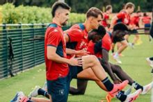 Genoa goleado 10-1 en presentación de Johan Vásquez en pretemporada
