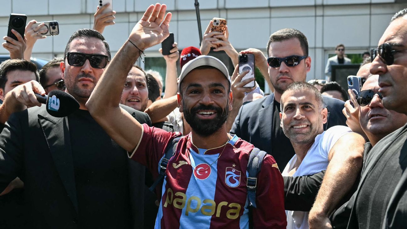 Salah arrives for Trabzonspor: 'See you soon'