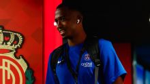 Tras el Mundial: Willian Pacho sumó minutos en la caída del PSG ante Mallorca en un amistoso