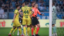 Mirassol foi prejudicado? Simon analisa gol anulado contra o Grêmio que rendeu polêmica