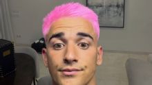 Gavi vuelve a Barcelona con el pelo teñido de rosa por una promesa