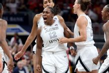 Gray's buzzer 3s lift Aces over Fever after Clark's miscues