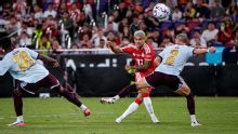 Luis Díaz cierra con gol la gira por Asia en el amistoso Bayern vs Aston Villa