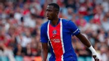 Pacho le dio solidez a la defensa de PSG en el empate ante Manchester United