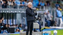 Luís Castro desabafa após ser chamado de 'burro' antes de virada do Grêmio: 'Aguento tudo'