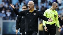 Dorival diz o que o preocupa no São Paulo e critica VAR por lance em derrota para o Grêmio: 'Inaceitável para quem está no ar-condicionado'