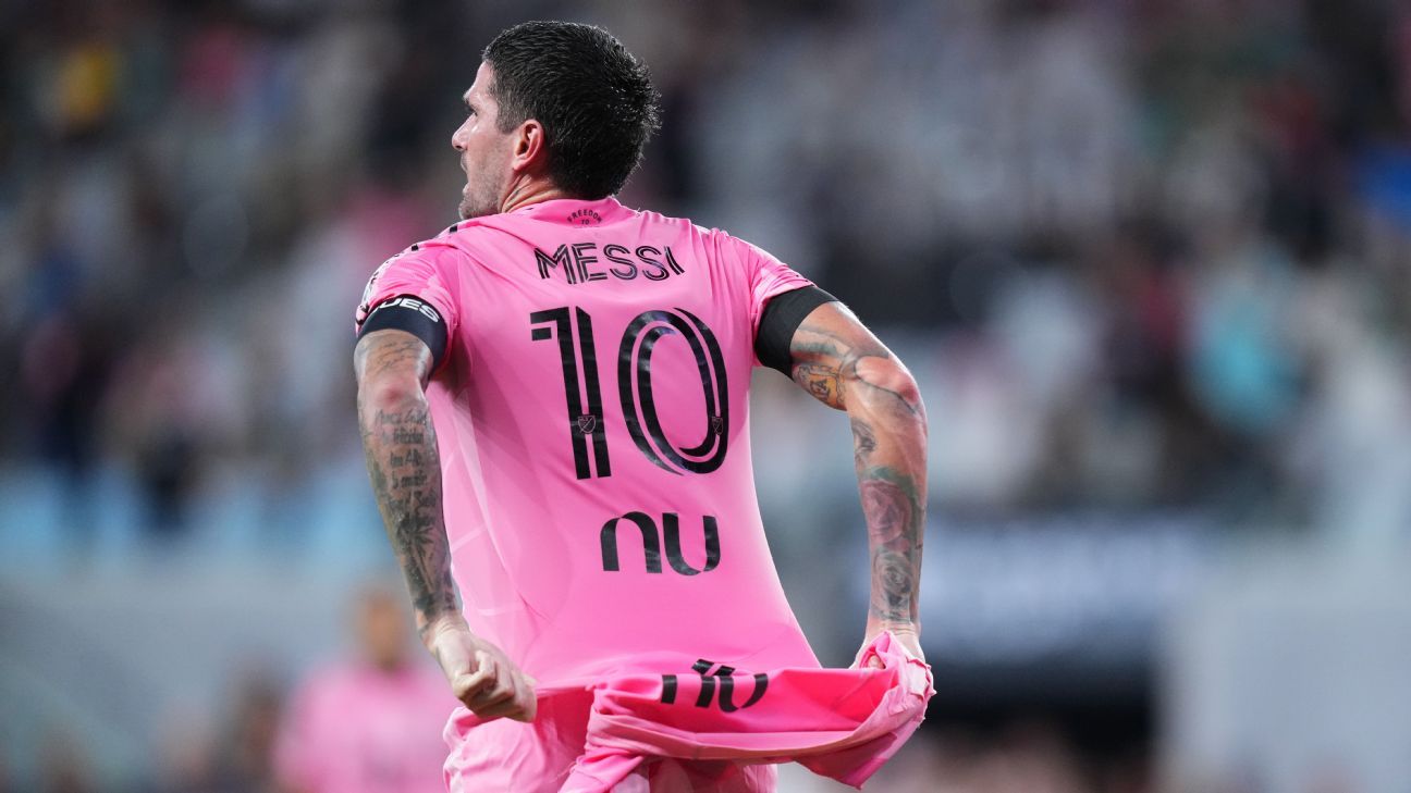 Miami honors absent Messi after father's death