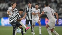 Fluminense arranca empate contra o Botafogo após golaço de Alex Telles, mas chega ao sétimo jogo oficial sem vencer