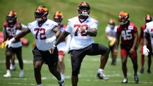 NFL: Laremy Tunsil se desgarró tríceps con Commanders, fuentes