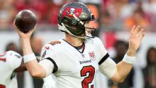 NFL: Panthers firman al QB Kyle Trask por lesión de Haynes King
