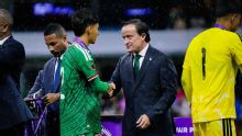 Afición abuchea y pide regreso del ascenso a Mikel Arriola