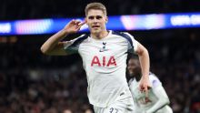 Micky van de Ven signs new Tottenham contract