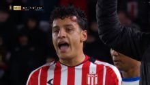 El tremendo golpe que se llevó Tiago Palacios que lo sacó del partido entre Estudiantes y Universidad Católica