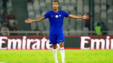 Após 'flerte' com Barcelona, João Pedro conclui renovação até 2033 com o Chelsea