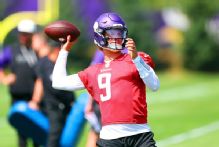 J.J. McCarthy wants to stay with Vikings after losing QB job