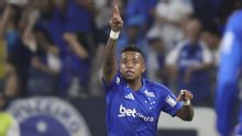 Arroyo dá versão sobre 'treta' com Artur Jorge, e técnico do Cruzeiro repreende atleta: 'Não gostei...'